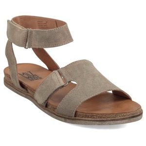 🎉HP😊🌺🌺 Miz Mooz Camilla Suede Ankle Strap Sandal 🌺🌺